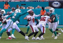 Ewers Brilla y Dolphins Derrotan Agónicamente 20-17 a Bucs en Semana 17 Ewers