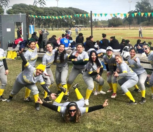 ¡Pura pasión por el softbol en Fábrica de Armas! softbol en Fábrica de Armas
